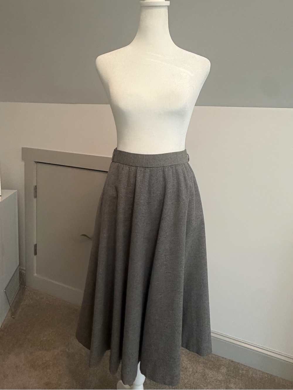 CHRISTIAN DIOR Pret-A-Porter Vintage Gray Wool Pleated Flared Midi Skirt Medium
